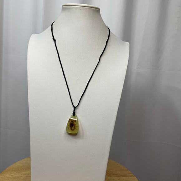 Insect pendant necklace on black cord gothic unusual jewelry costume - Picture 9 of 14